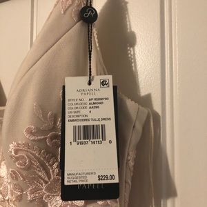 Adrianna Papell size 4, never been worn.